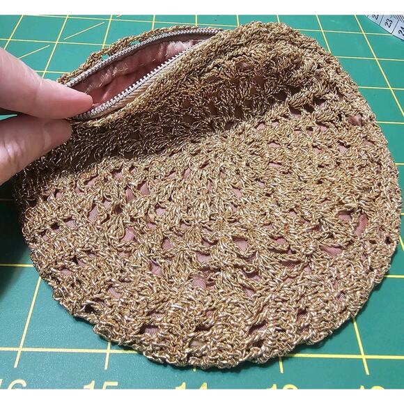 6 in round metallic gold crochet coin purse or clutch with a rose fabric lining - Picture 2 of 4